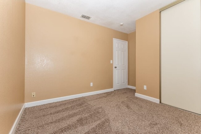 Building Photo - 3339 Zenobia Way