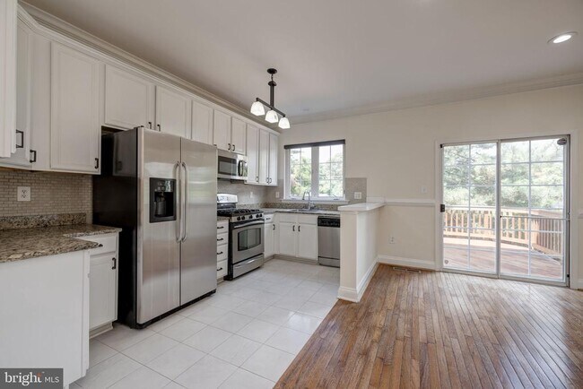 Building Photo - 3809 Watkins Mill Dr