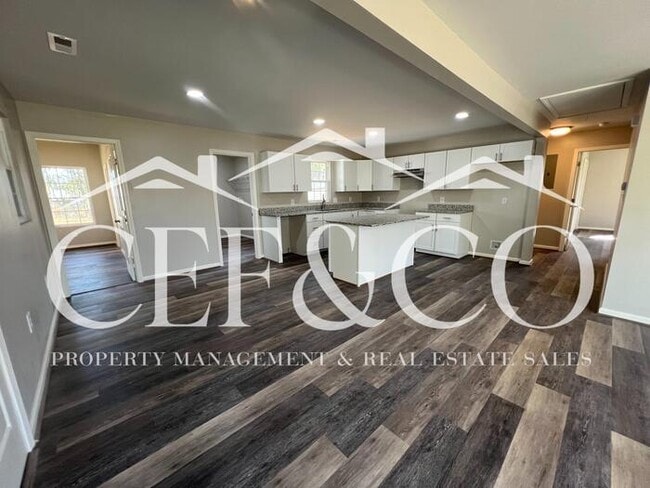 Building Photo - Adorably renovated 4 bedroom 2 bathroom home now available