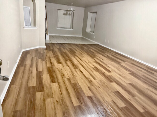 Foto del edificio - 15125 Donna Jane Loop