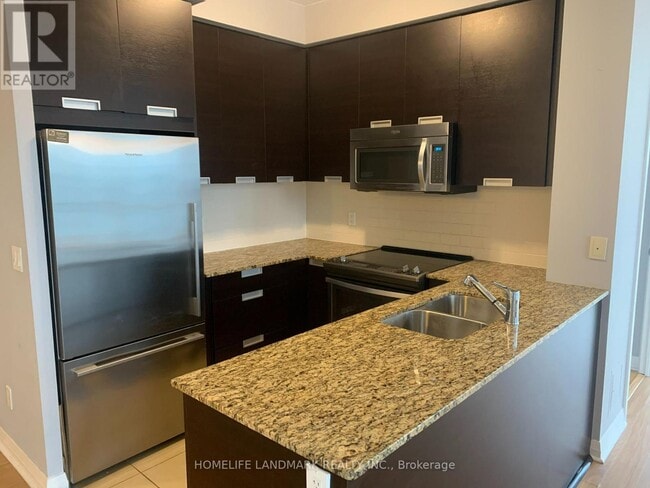 Photo du bâtiment - 55 Eglinton Ave W