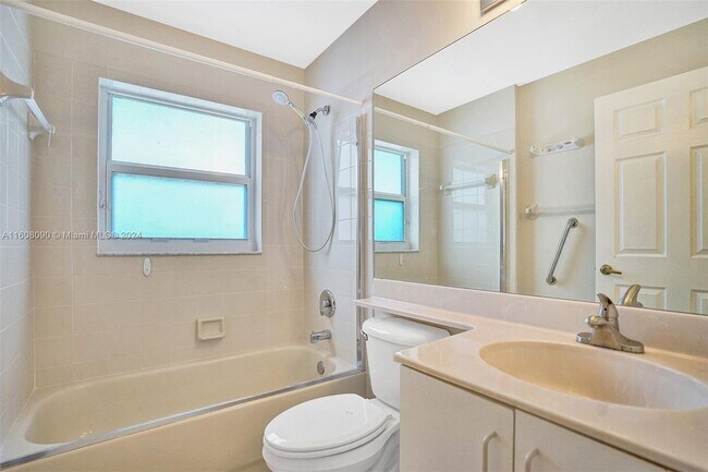 Foto del edificio - 7569 Parkside Lane, Margate, FL 33063 - 3 ...
