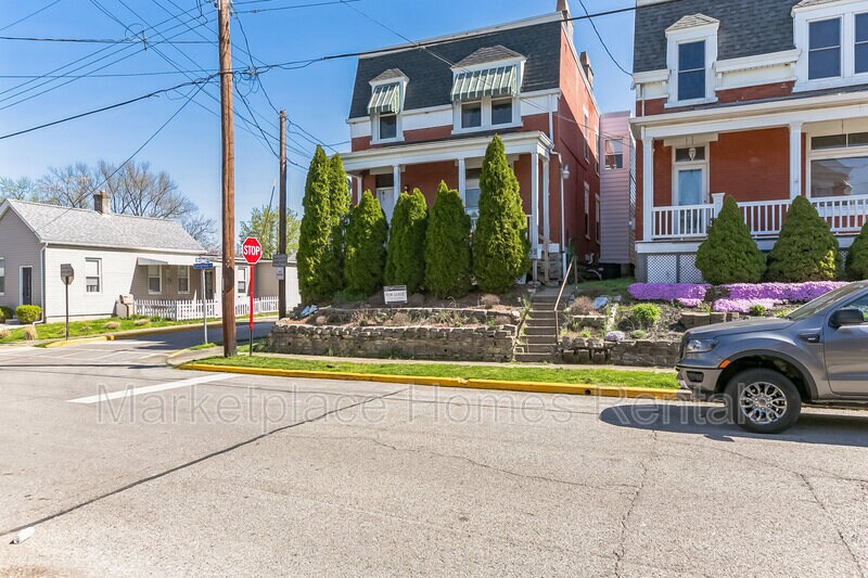 132 Evergreen Ave Unit 1, Southgate, KY 41071 Condo for Rent in