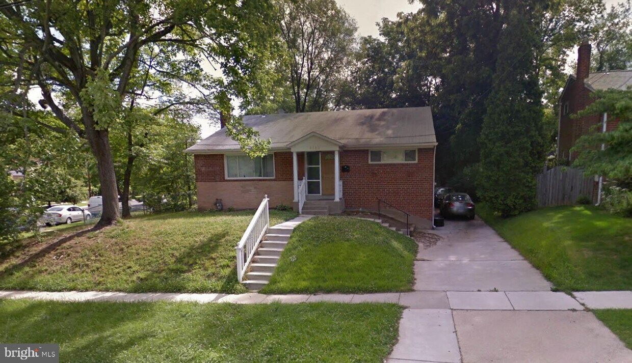 Primary Photo - 3700 Leverton St