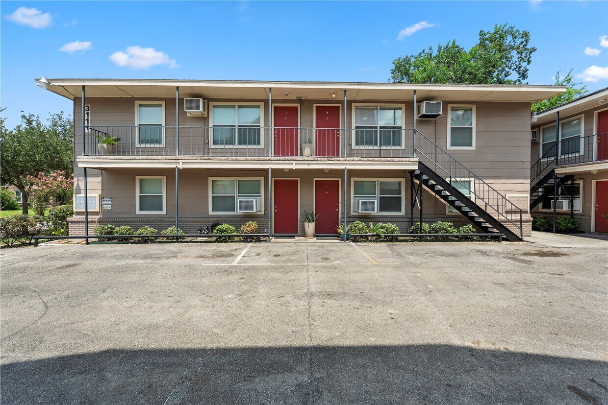 Primary Photo - 3111 Arbor St