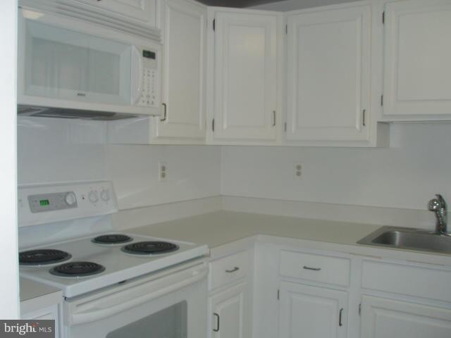 Building Photo - 6715 Hillandale Rd
