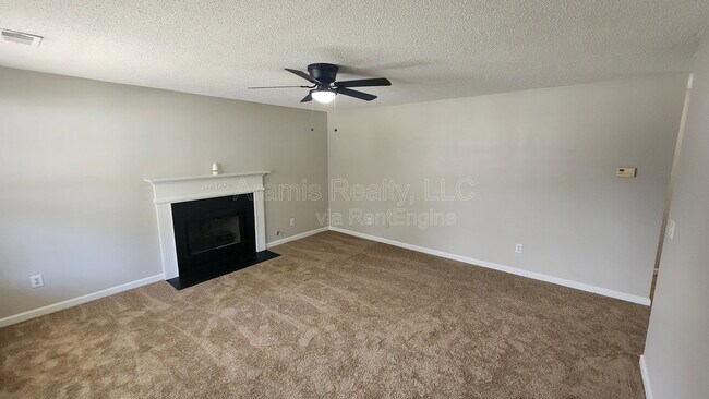 Foto del edificio - 7336 Bramble Oak Dr