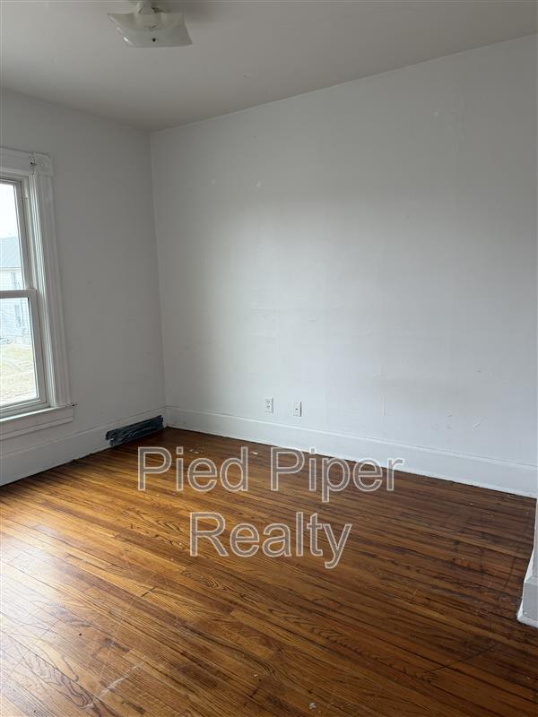 Building Photo - 534 1/2 E Wyandotte St