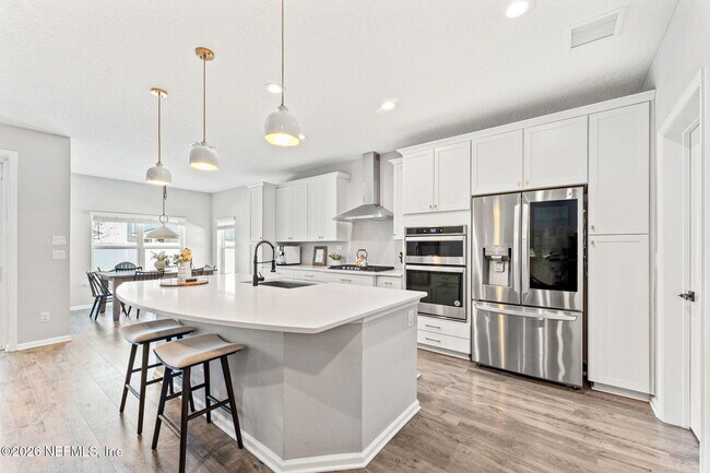 Building Photo - 611 Watervale Dr