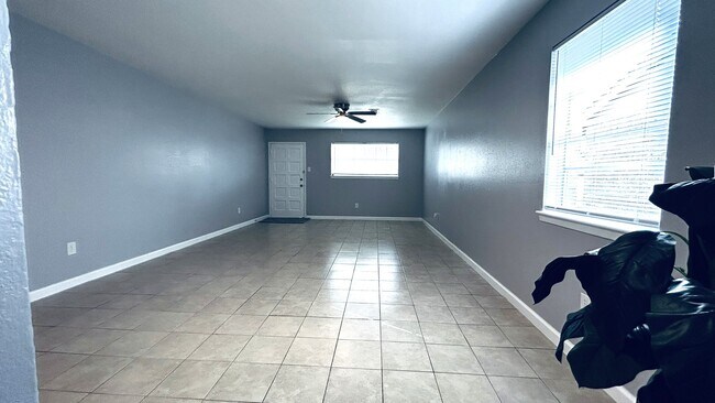 Foto del edificio - 3128 Scotch Moss Ln