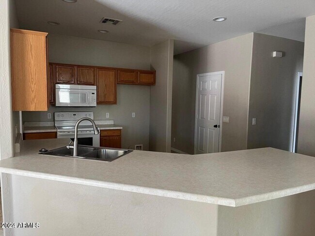 Building Photo - 11018 Cholla Rd