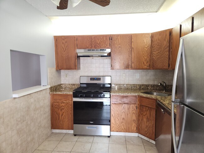 Foto del edificio - 215 Rachel Ct