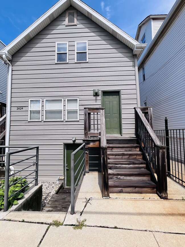 Building Photo - 2624 W Attrill St