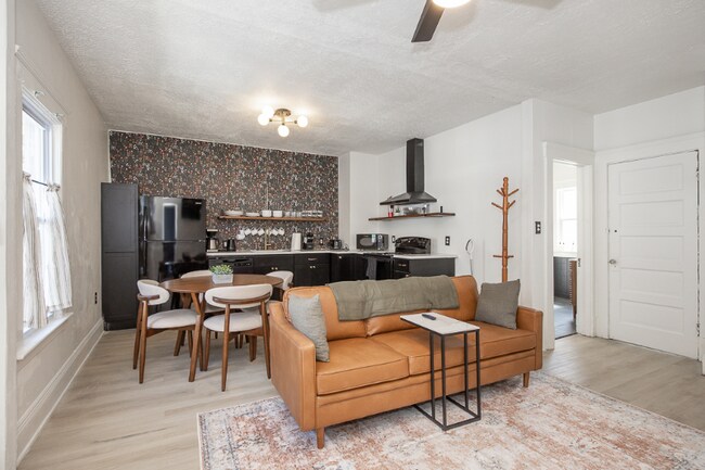 Foto del edificio - 3544 Woodbridge Ave