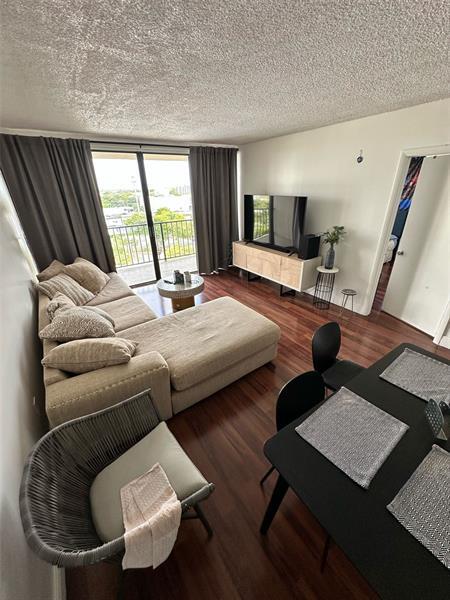 Foto del edificio - 1470 NE 123rd St