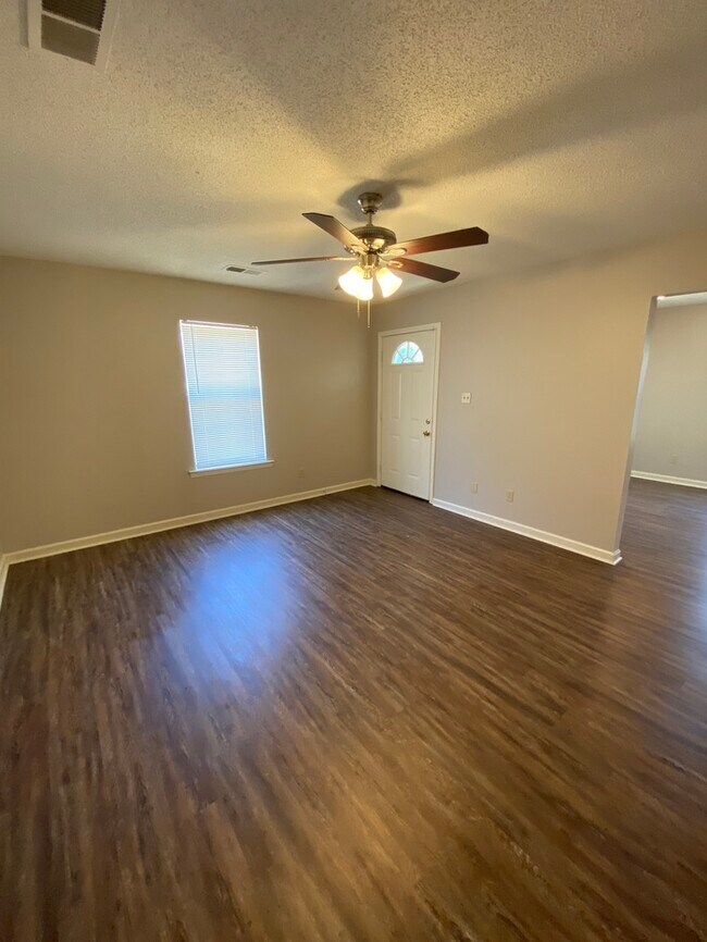 Building Photo - 4410 Kings Valley Cove W