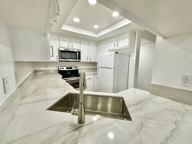 Foto del edificio - Remodeled  2 Bedroom Condo Near SDSU!!