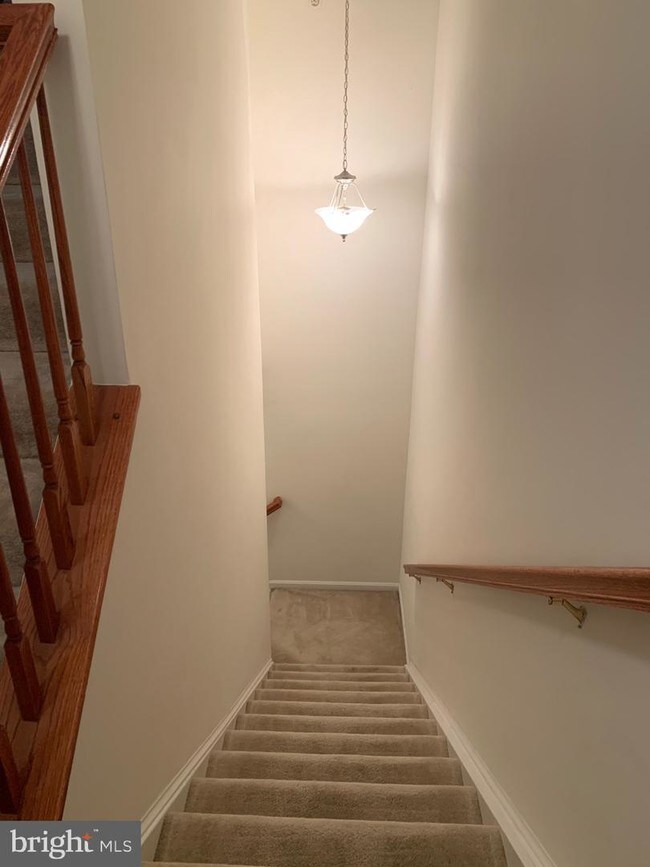 Building Photo - 2107 Hideaway Ct