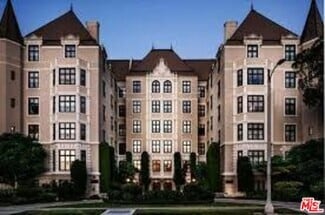 Building Photo - 316 N Rossmore Ave