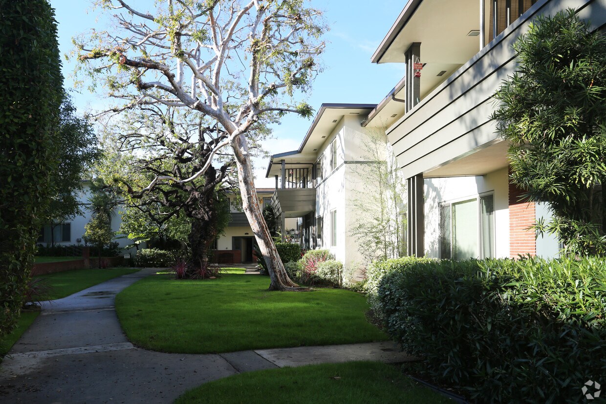 Foto del edificio - 3129 Overland Ave