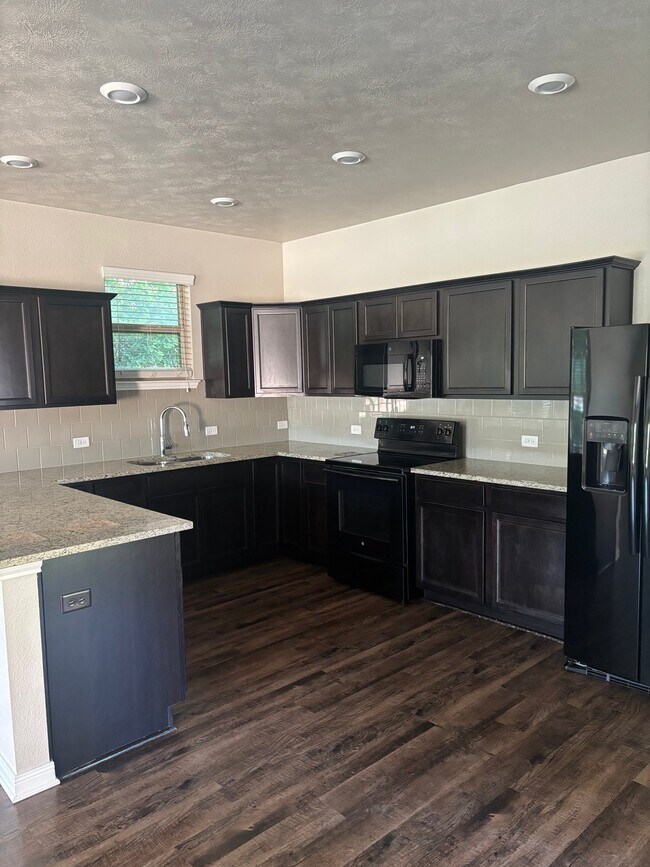 Foto del edificio - 17349 Cedar Rock Ct