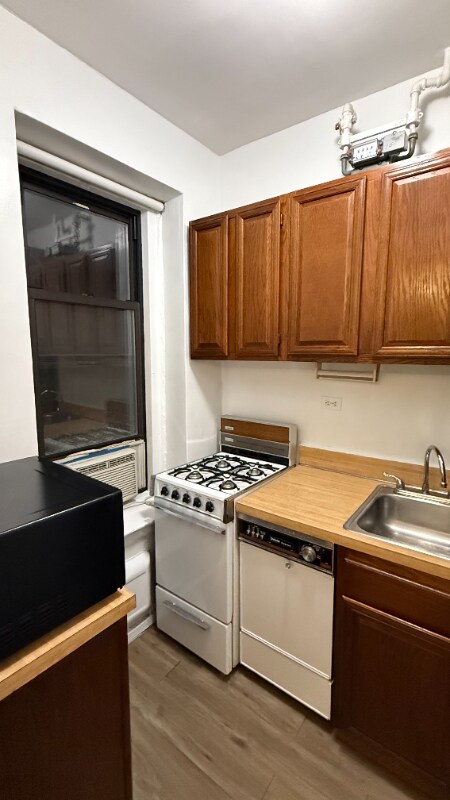 Foto del edificio - 221 E 76th St