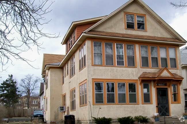Building Photo - 3048 12th Ave S