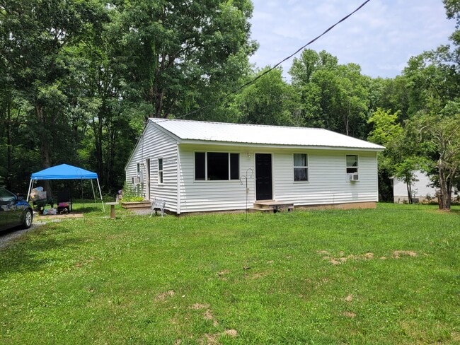 Building Photo - 31497 Russel Rd