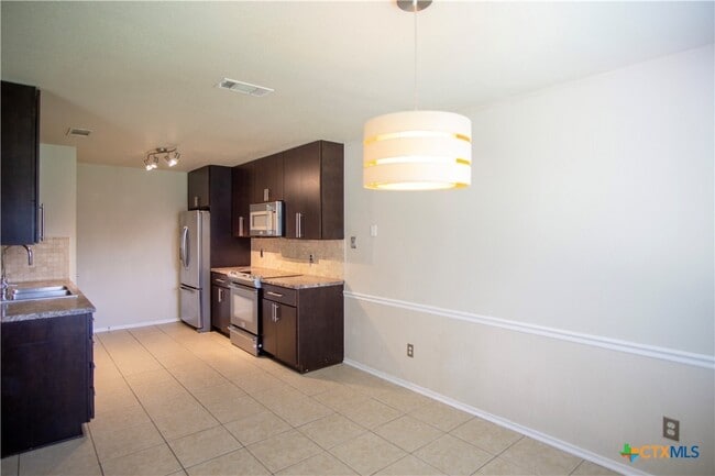 Building Photo - 1809 Herndon Dr