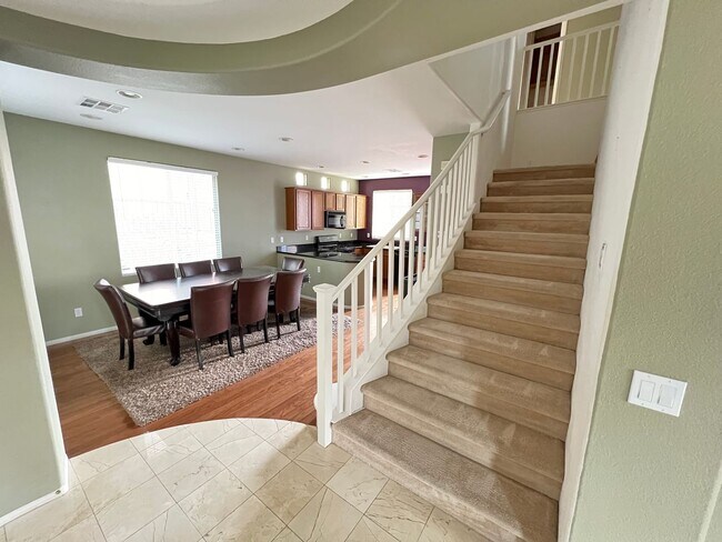 Building Photo - 3BD/2.5BA GUARD GATED SUMMERLIN HOME!