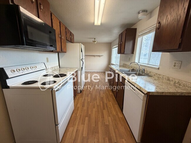 Foto del edificio - 2895 Meadow Ln