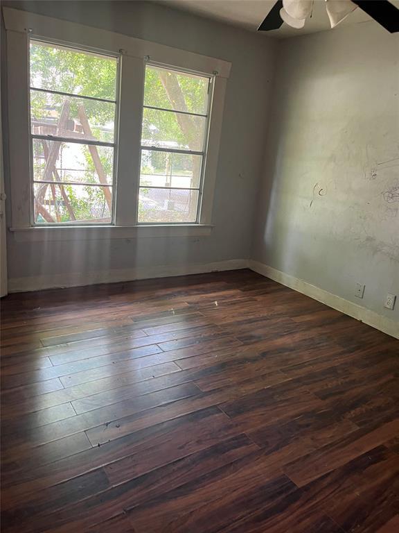 Foto del edificio - 8147 Easton St