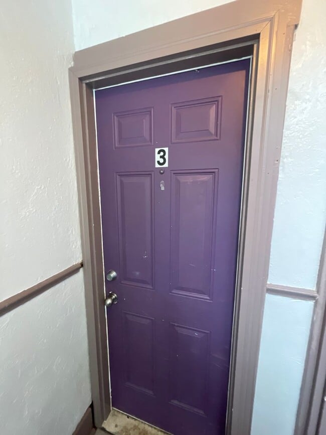 Building Photo - 228 Reifert St