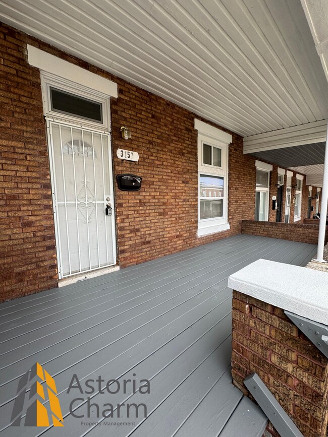 Building Photo - Newly renovated 2BD/1BA + DEN HOME in East...