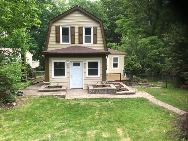 Building Photo - 438 W Ingomar Rd