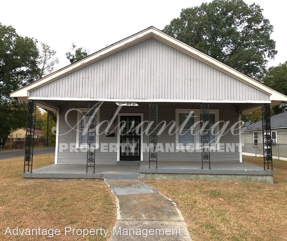 Primary Photo - 3 br, 1.5 bath House - 1531 Oakwood St.