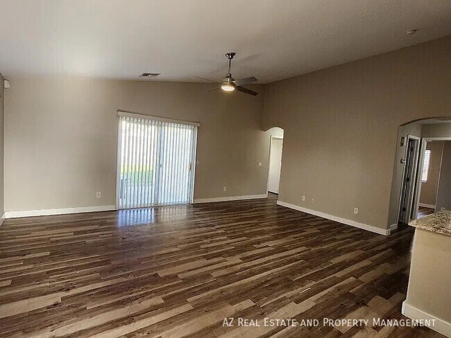 Foto del edificio - 8642 W Echo Ln