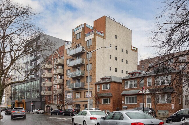 Building Photo - 3360 Shore Pky