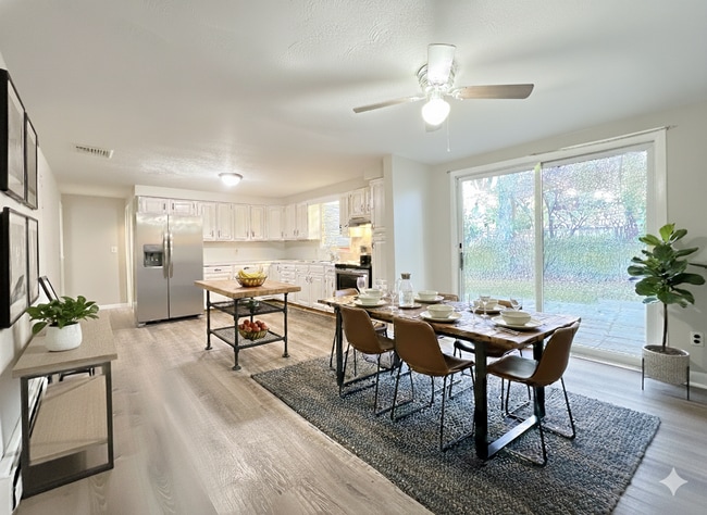 Building Photo - 135 S Pierce Rd