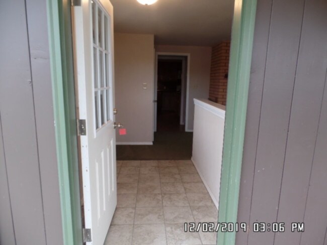 Building Photo - 1133 Olson Rd