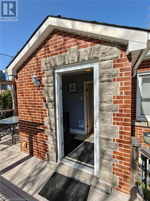 Photo du bâtiment - 18 Dunbar Rd S