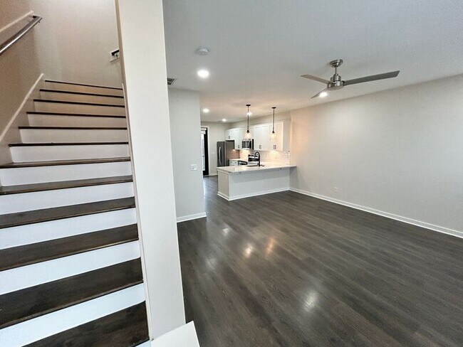 Foto del edificio - 612 Mason Ward Pl