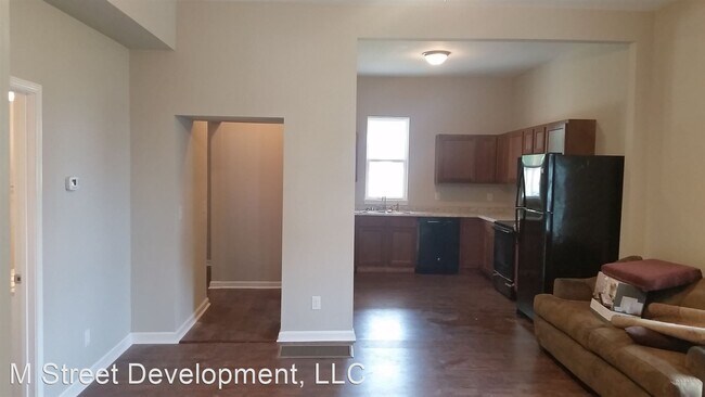 Foto del edificio - 5 br, 2 bath House - 313 M St