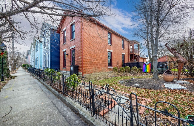 Building Photo - 34 Green St