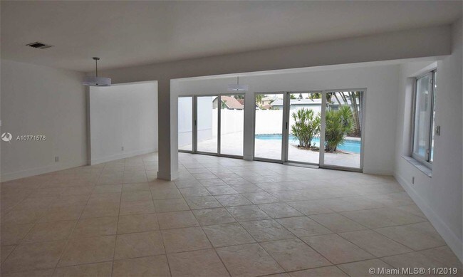 Foto del edificio - 1005 N 13th Ct