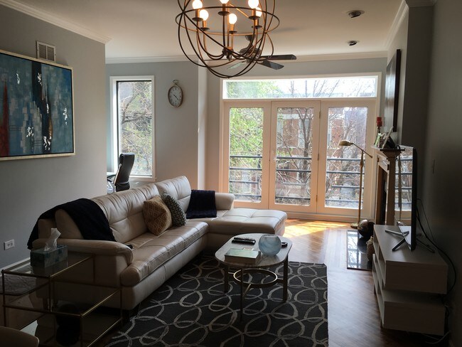 Foto del edificio - 912 N Hermitage Ave