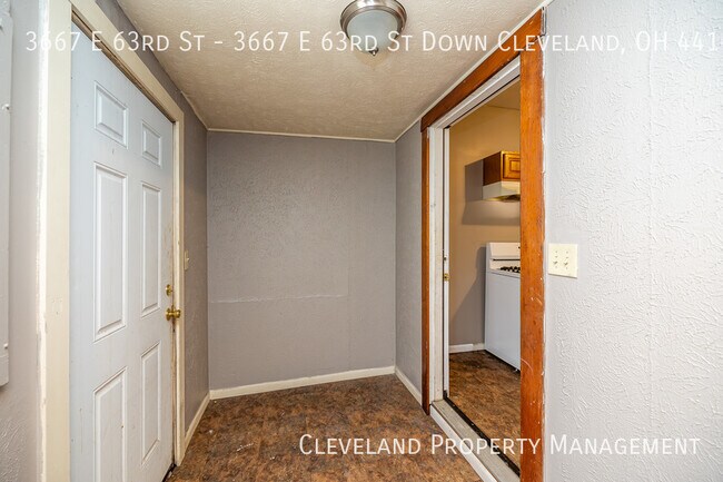 Foto del edificio - 3667 E 63rd St