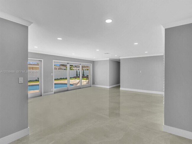 Foto del edificio - 2144 NE 64th St