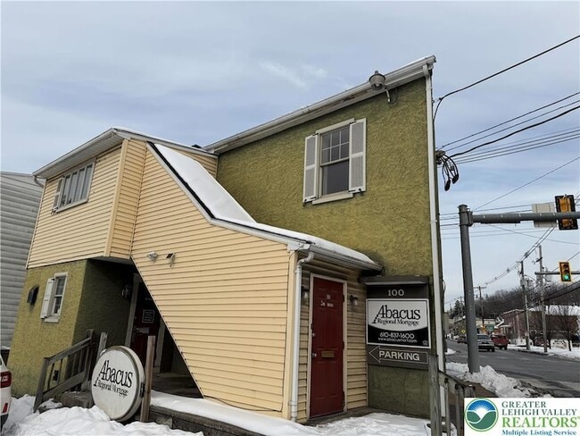 Building Photo - 100 W Main St