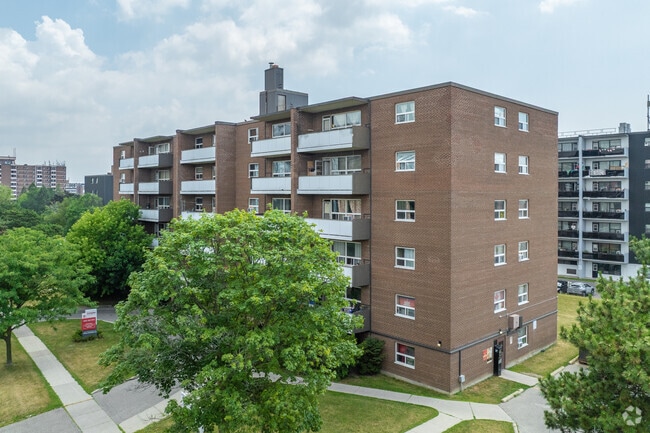 Building Photo - Strathroy Manor